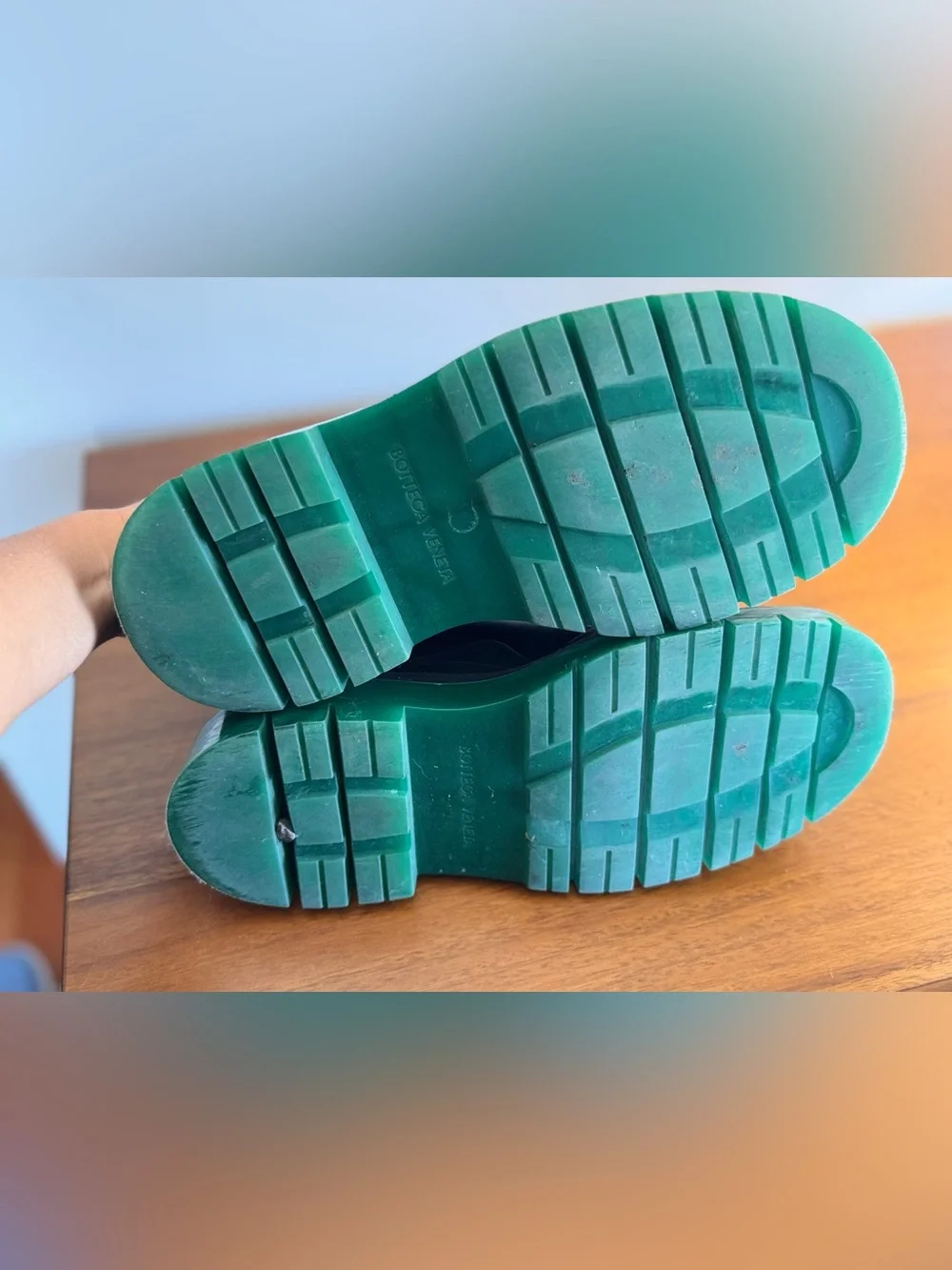 Bottega Veneta Black Leather Tire Chelsea Boots Green Lug Sole 42 US 9
